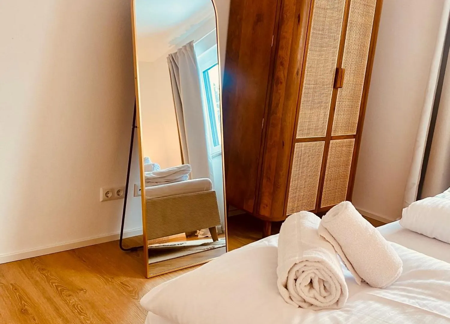 Liboria I Stylische Maisonette Wohnung Alpenblick I 4Min Zum See Uffing 0*,  Γερμανία